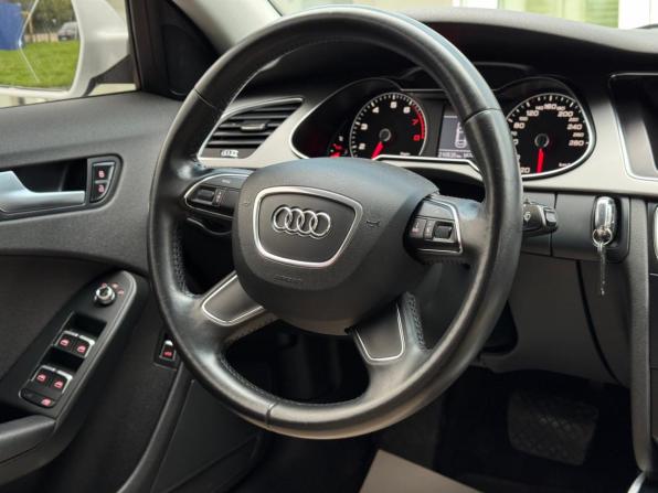 Audi A4 IV (B8) Рестайлинг с пробегом 2012 года, цена 1 215 000 рублей, 210458 км, седан, Автокод Объявления