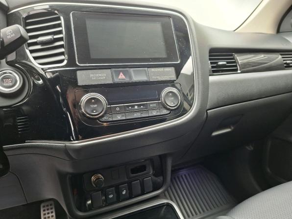 Mitsubishi Outlander III Рестайлинг 3 с пробегом 2018 года, цена 2 619 000 рублей, 107113 км, внедорожник, Автокод Объявления