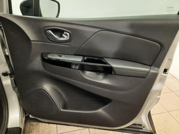 Renault Kaptur I Рестайлинг с пробегом 2021 года, цена 1 278 000 рублей, 95700 км, внедорожник, Автокод Объявления