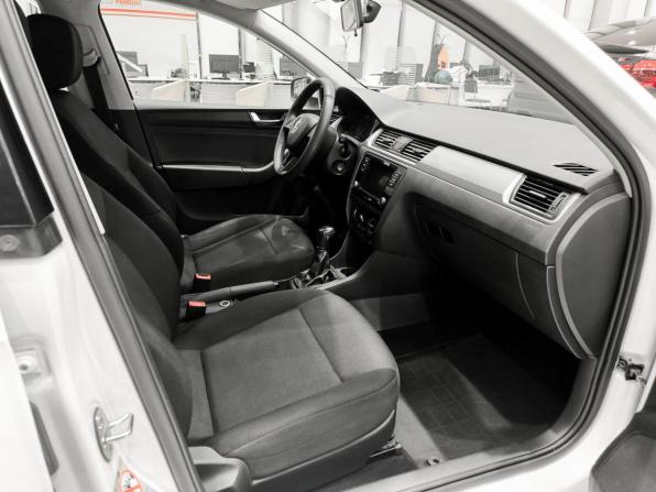 Skoda Rapid I с пробегом 2017 года, цена 1 050 000 рублей, 108000 км, лифтбек, Автокод Объявления