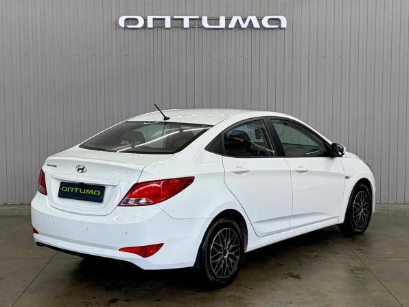 Hyundai Solaris I Рестайлинг с пробегом 2016 года, цена 1 037 000 рублей, 102000 км, седан, Автокод Объявления