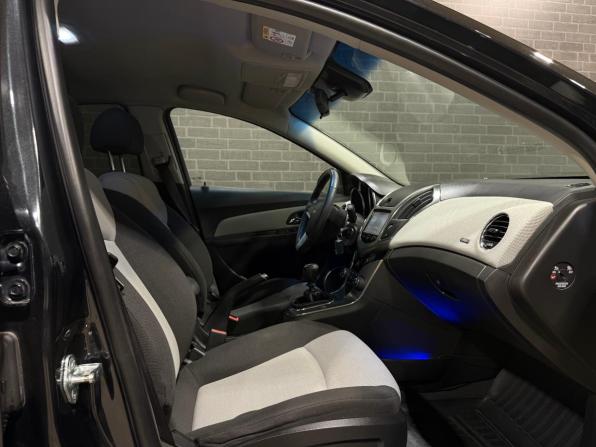 Chevrolet Cruze I Рестайлинг с пробегом 2015 года, цена 999 000 рублей, 131059 км, седан, Автокод Объявления