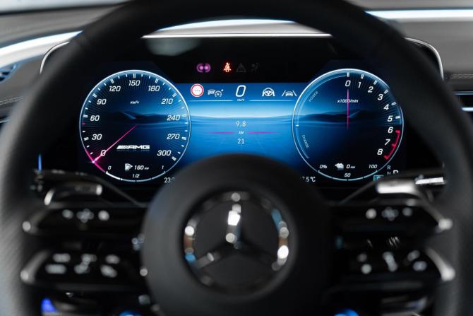 Новый Mercedes-Benz E-Класс AMG VI (W214) 2025 года, цена 15 290 000 рублей, седан, Автокод Объявления