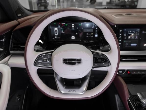 Geely Monjaro I с пробегом 2024 года, цена 3 900 000 рублей, 43 км, внедорожник, Автокод Объявления