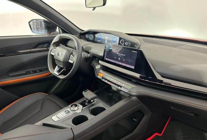 Changan UNI-V I с пробегом 2023 года, цена 2 500 000 рублей, 2000 км, лифтбек, Автокод Объявления