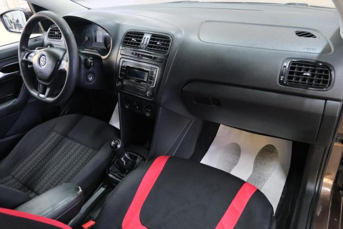 Volkswagen Polo V Рестайлинг с пробегом 2019 года, цена 799 000 рублей, 300217 км, седан, Автокод Объявления