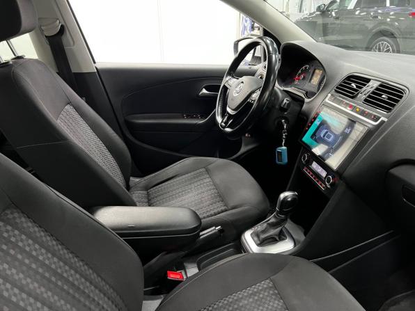 Volkswagen Polo V Рестайлинг с пробегом 2015 года, цена 990 000 рублей, 192379 км, седан, Автокод Объявления