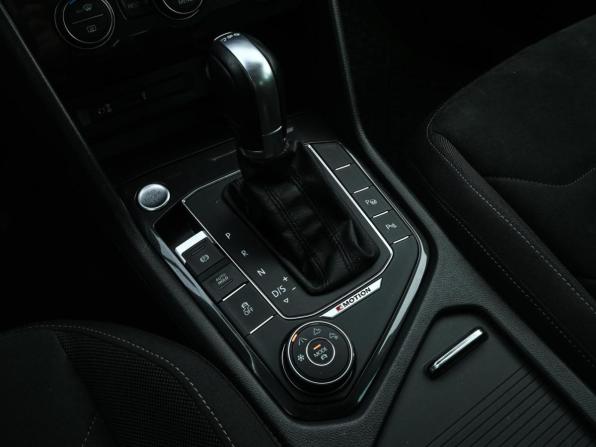 Volkswagen Tiguan II с пробегом 2017 года, цена 2 349 000 рублей, 152638 км, внедорожник, Автокод Объявления