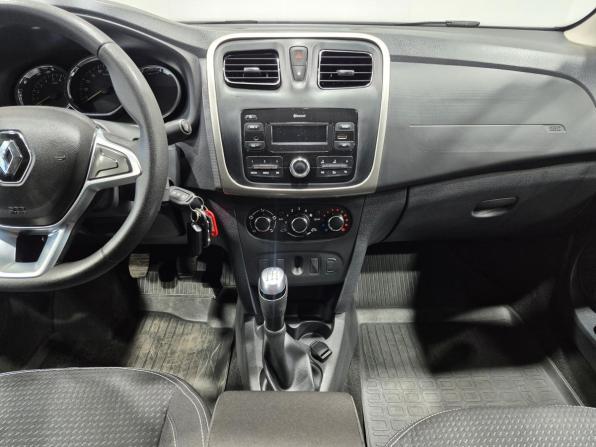 Renault Logan II Рестайлинг с пробегом 2022 года, цена 1 060 000 рублей, 112000 км, седан, Автокод Объявления