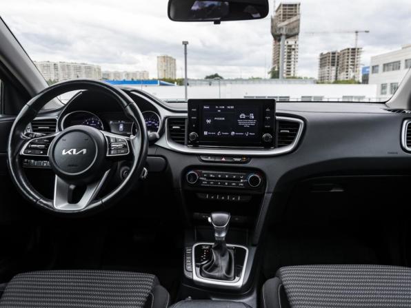 Kia Ceed III Рестайлинг с пробегом 2022 года, цена 2 709 000 рублей, 36829 км, универсал, Автокод Объявления