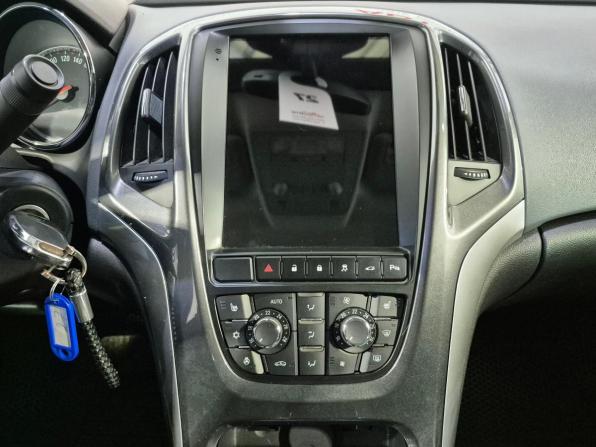 Opel Astra J Рестайлинг с пробегом 2013 года, цена 860 000 рублей, 162899 км, седан, Автокод Объявления