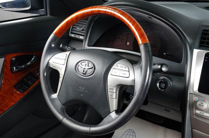 Toyota Camry VI (XV40) Рестайлинг с пробегом 2011 года, цена 1 239 000 рублей, 290000 км, седан, Автокод Объявления