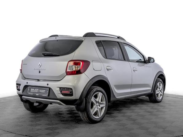 Renault Sandero II с пробегом 2017 года, цена 980 000 рублей, 148029 км, хэтчбек, Автокод Объявления