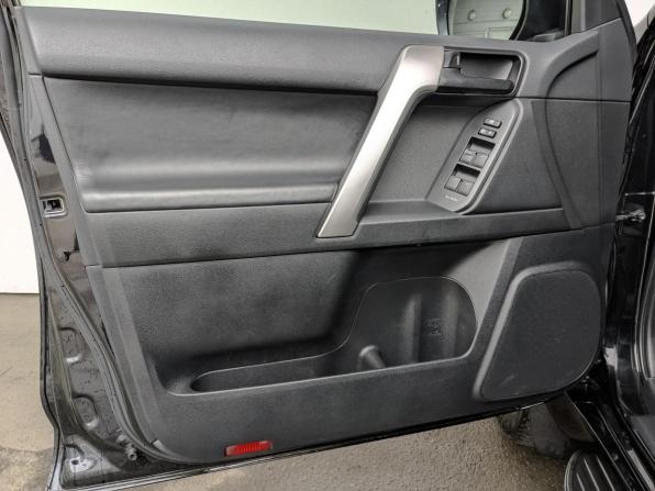 Toyota Land Cruiser Prado 150 Series Рестайлинг 3 с пробегом 2021 года, цена 6 570 000 рублей, 84301 км, внедорожник, Автокод Объявления