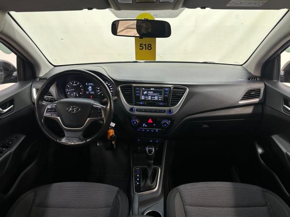 Hyundai Solaris II с пробегом 2017 года, цена 1 180 000 рублей, 116860 км, седан, Автокод Объявления