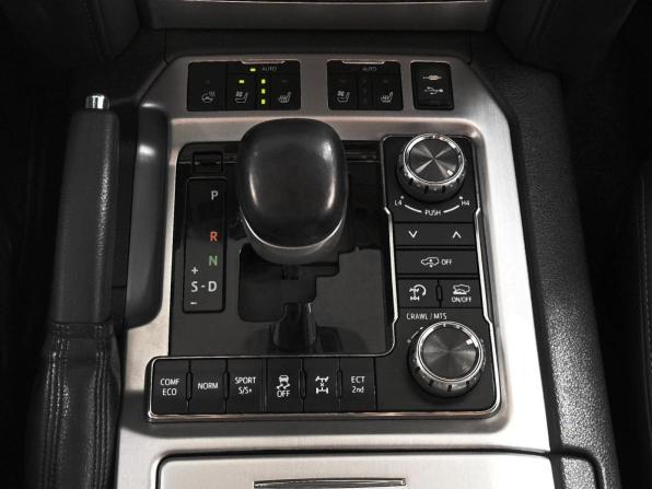 Toyota Land Cruiser 200 Series Рестайлинг 2 с пробегом 2016 года, цена 4 619 000 рублей, 392092 км, внедорожник, Автокод Объявления