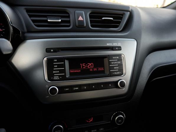 Kia Rio III Рестайлинг с пробегом 2016 года, цена 1 289 000 рублей, 83195 км, хэтчбек, Автокод Объявления