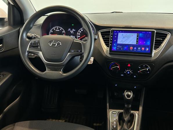 Hyundai Solaris II с пробегом 2019 года, цена 1 350 000 рублей, 120371 км, седан, Автокод Объявления