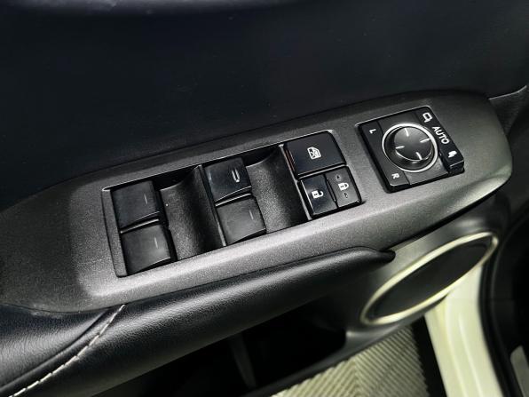 Lexus NX I с пробегом 2015 года, цена 2 490 000 рублей, 180000 км, внедорожник, Автокод Объявления