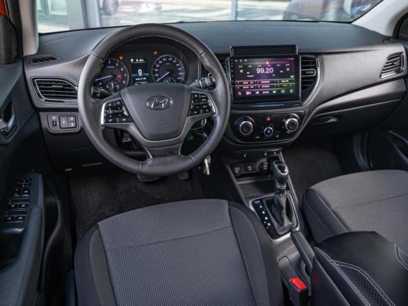 Hyundai Solaris II Рестайлинг с пробегом 2021 года, цена 1 510 000 рублей, 98142 км, седан, Автокод Объявления