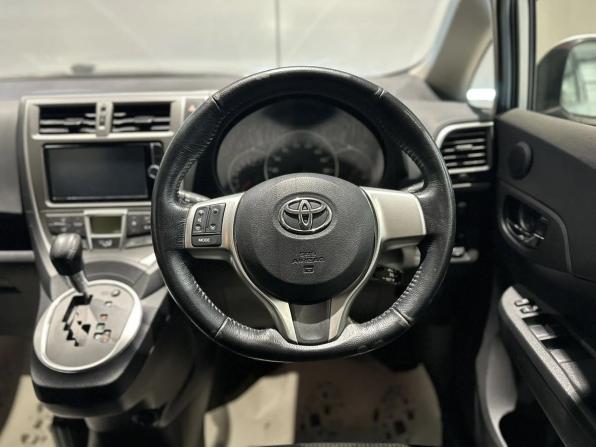 Toyota Ractis II с пробегом 2012 года, цена 950 000 рублей, 136000 км, хэтчбек, Автокод Объявления