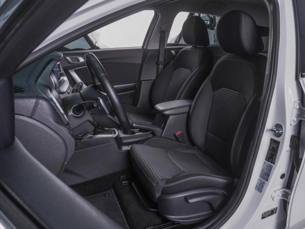 Kia Ceed III Рестайлинг с пробегом 2022 года, цена 1 995 000 рублей, 40728 км, хэтчбек, Автокод Объявления