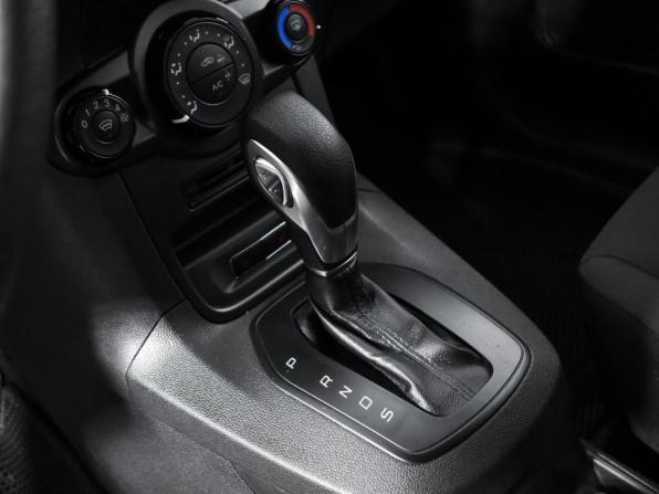 Ford Fiesta Mk6 Рестайлинг с пробегом 2017 года, цена 785 000 рублей, 92959 км, хэтчбек, Автокод Объявления