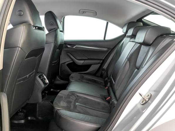 Skoda Octavia IV (A8) с пробегом 2021 года, цена 2 400 000 рублей, 80556 км, лифтбек, Автокод Объявления