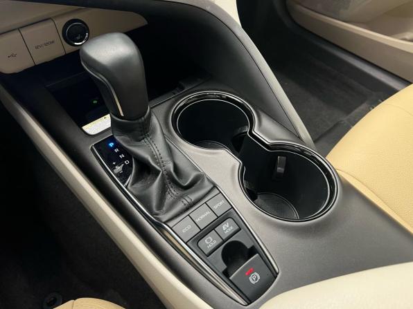 Toyota Camry VIII (XV70) Рестайлинг с пробегом 2022 года, цена 2 835 000 рублей, 27071 км, седан, Автокод Объявления