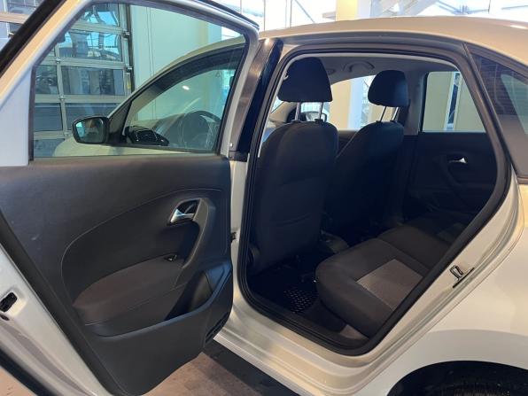 Volkswagen Polo V с пробегом 2014 года, цена 1 045 000 рублей, 94877 км, седан, Автокод Объявления