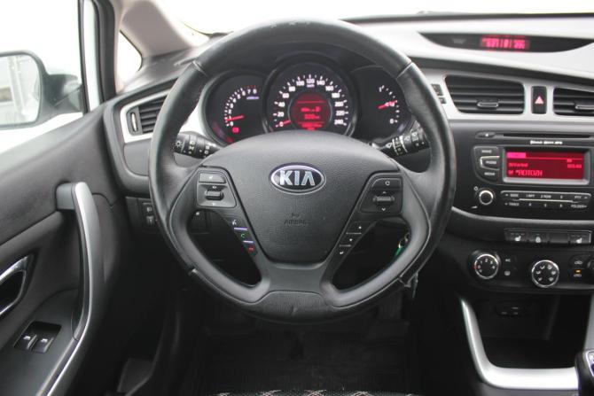Kia Ceed II с пробегом 2015 года, цена 1 100 000 рублей, 103000 км, хэтчбек, Автокод Объявления