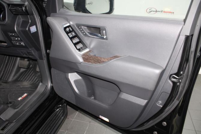 Toyota Land Cruiser 300 Series с пробегом 2021 года, цена 10 500 000 рублей, 85601 км, внедорожник, Автокод Объявления