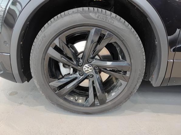 Volkswagen Tiguan II Рестайлинг с пробегом 2021 года, цена 4 090 000 рублей, 94158 км, внедорожник, Автокод Объявления