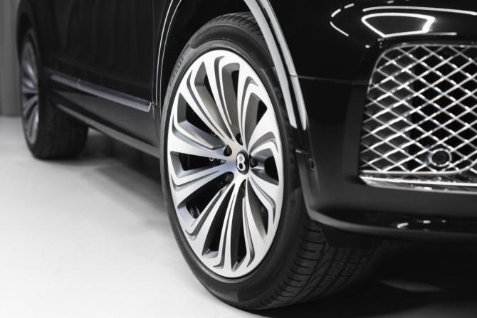 Новый Bentley Bentayga I Рестайлинг 2026 года, цена 43 599 200 рублей, внедорожник, Автокод Объявления