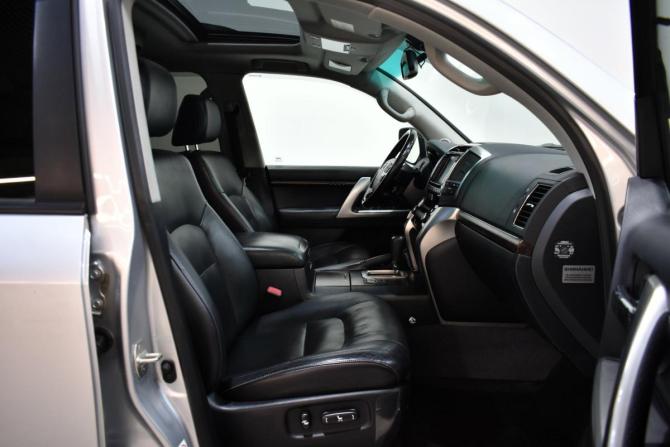 Toyota Land Cruiser 200 Series Рестайлинг 1 с пробегом 2014 года, цена 4 788 000 рублей, 125332 км, внедорожник, Автокод Объявления