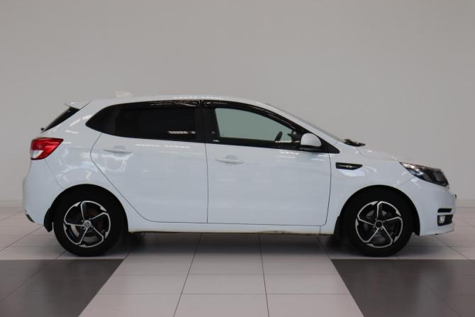 Kia Rio III Рестайлинг с пробегом 2017 года, цена 1 188 000 рублей, 73710 км, хэтчбек, Автокод Объявления