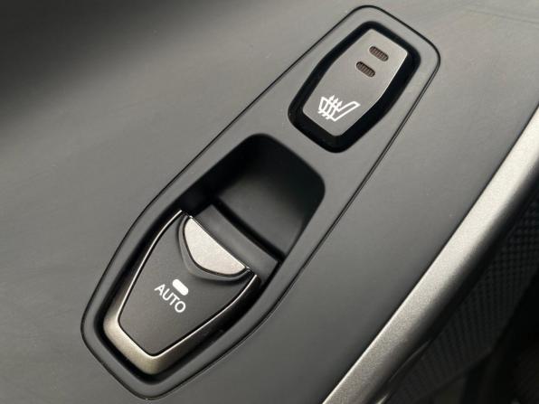 Hyundai Santa Fe III Рестайлинг с пробегом 2018 года, цена 2 599 000 рублей, 136223 км, внедорожник, Автокод Объявления