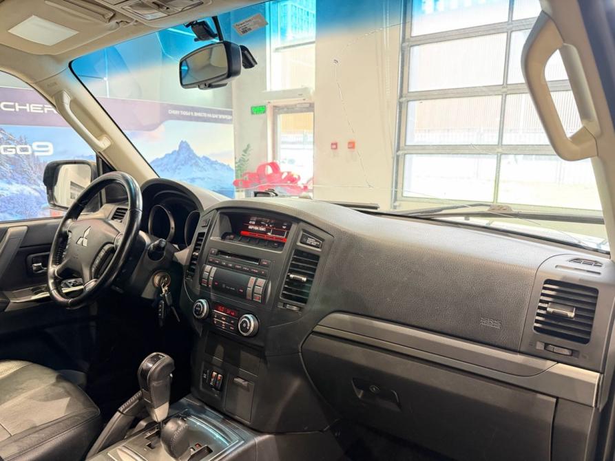 Mitsubishi Pajero IV Рестайлинг 1 Москва  - изображение 9