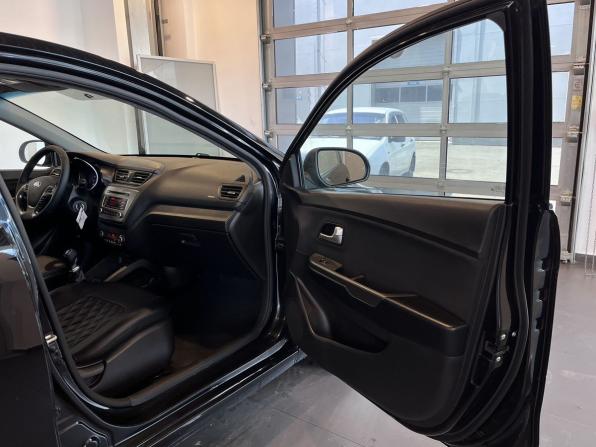Kia Rio III Рестайлинг с пробегом 2016 года, цена 1 060 000 рублей, 127899 км, седан, Автокод Объявления