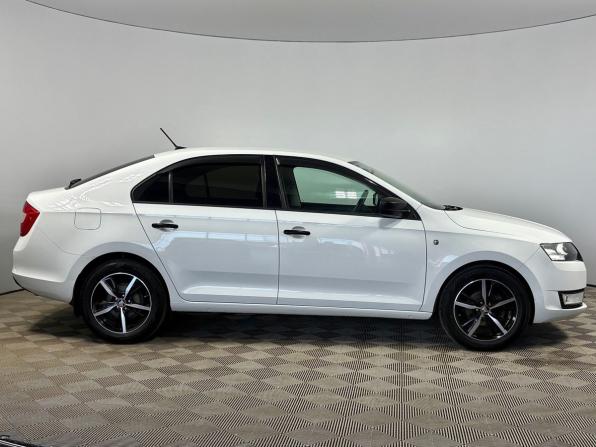 Skoda Rapid I с пробегом 2017 года, цена 1 299 000 рублей, 85102 км, лифтбек, Автокод Объявления