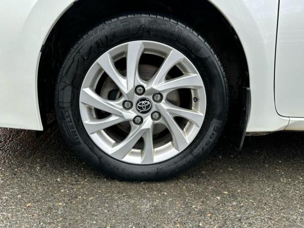 Toyota Corolla XI (E160 E170 E180) Рестайлинг 1 с пробегом 2018 года, цена 1 690 000 рублей, 170523 км, седан, Автокод Объявления