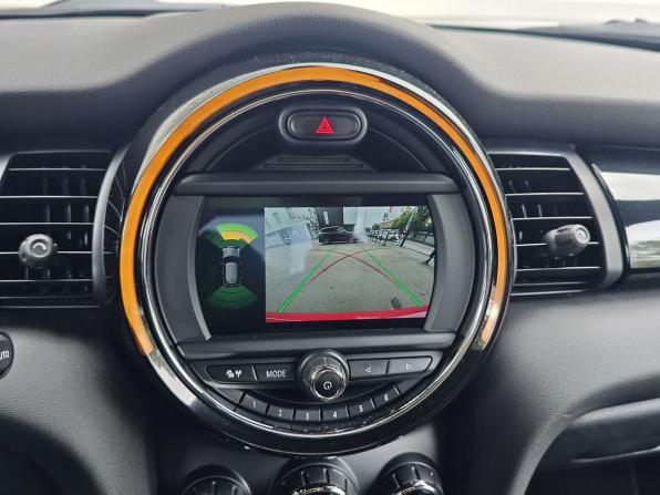 Mini Hatch III (F55/F56) Рестайлинг с пробегом 2021 года, цена 2 890 000 рублей, 70396 км, хэтчбек, Автокод Объявления