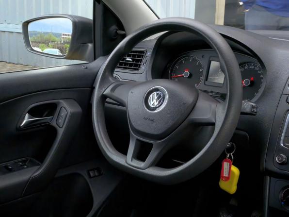 Volkswagen Polo V Рестайлинг с пробегом 2019 года, цена 1 099 000 рублей, 65000 км, седан, Автокод Объявления