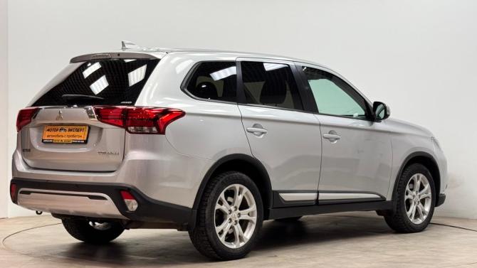 Mitsubishi Outlander III Рестайлинг 2 с пробегом 2017 года, цена 1 750 000 рублей, 190773 км, внедорожник, Автокод Объявления