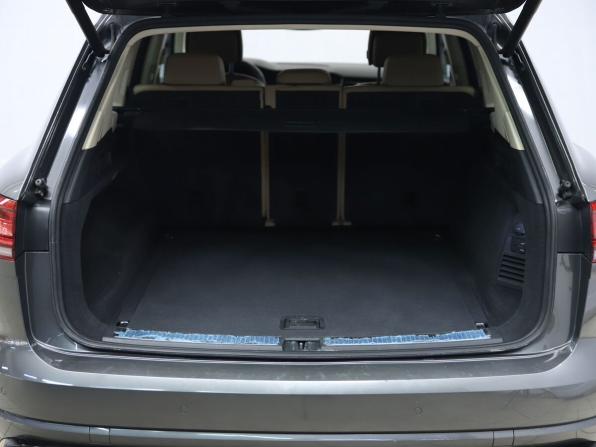 Volkswagen Touareg III с пробегом 2019 года, цена 3 890 000 рублей, 214421 км, внедорожник, Автокод Объявления