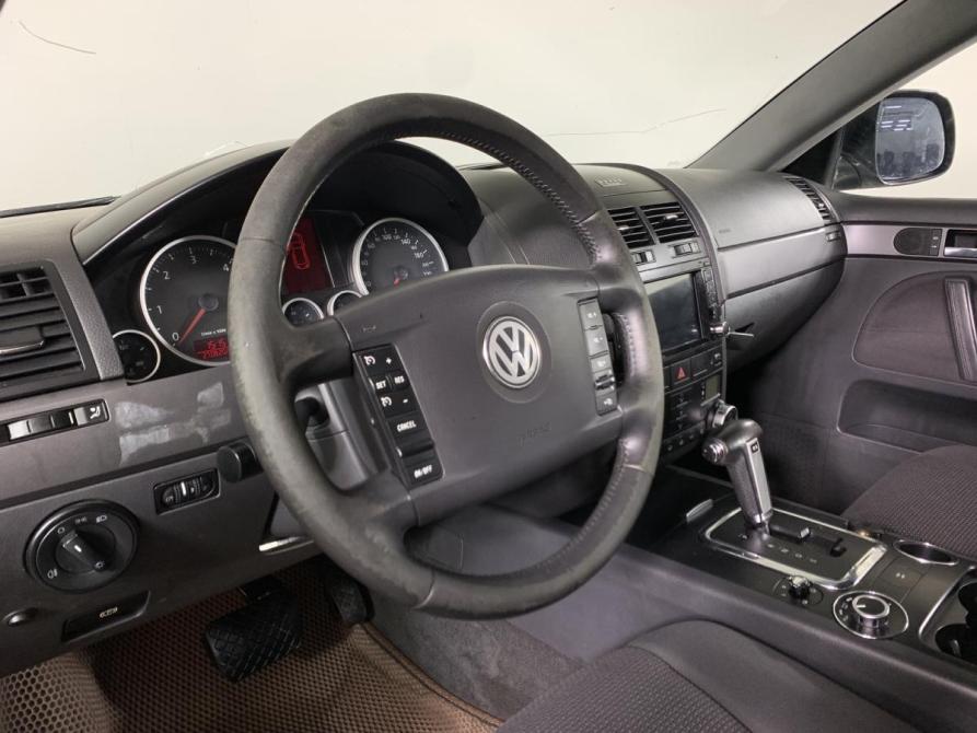 Volkswagen Touareg I Рестайлинг Москва  - изображение 11