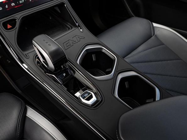Geely Atlas II с пробегом 2024 года, цена 2 795 000 рублей, 16549 км, внедорожник, Автокод Объявления