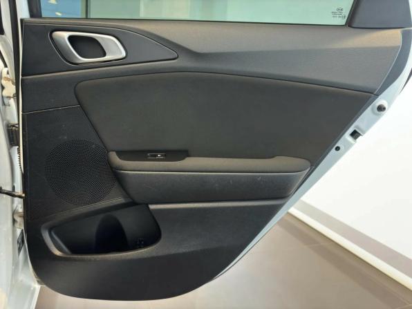 Kia Ceed III с пробегом 2019 года, цена 1 620 000 рублей, 145045 км, универсал, Автокод Объявления