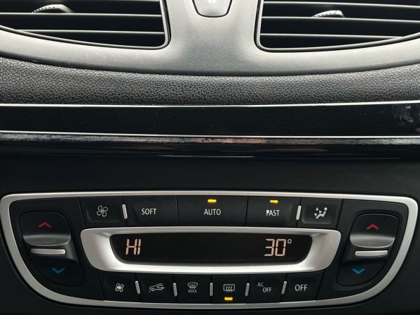 Renault Fluence I Рестайлинг с пробегом 2013 года, цена 820 000 рублей, 186753 км, седан, Автокод Объявления