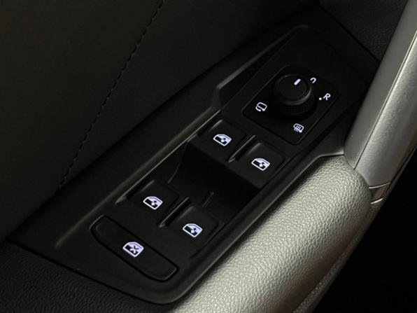 Volkswagen Tiguan II Рестайлинг с пробегом 2021 года, цена 2 265 000 рублей, 232305 км, внедорожник, Автокод Объявления